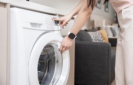 Zdjęcie artykułu blogowego: Maty i podkładki antywibracyjne pod pralkę – czy i kiedy warto je stosować?